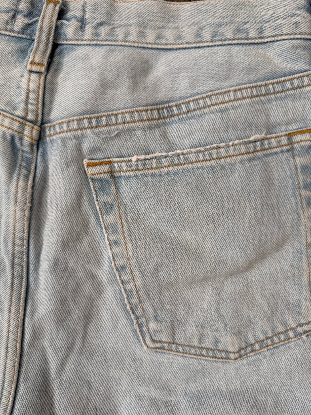AGOLDE Parker Long Shorts- Light Wash Distressed - 28- MSRP $138 - Picture 7 of 14